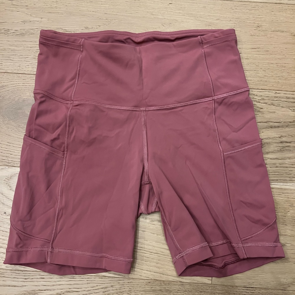 Lululemon Fast and Free High Rise Short 6" size 6